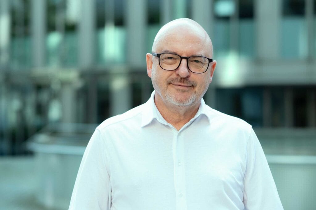 Dr. Peter Höher